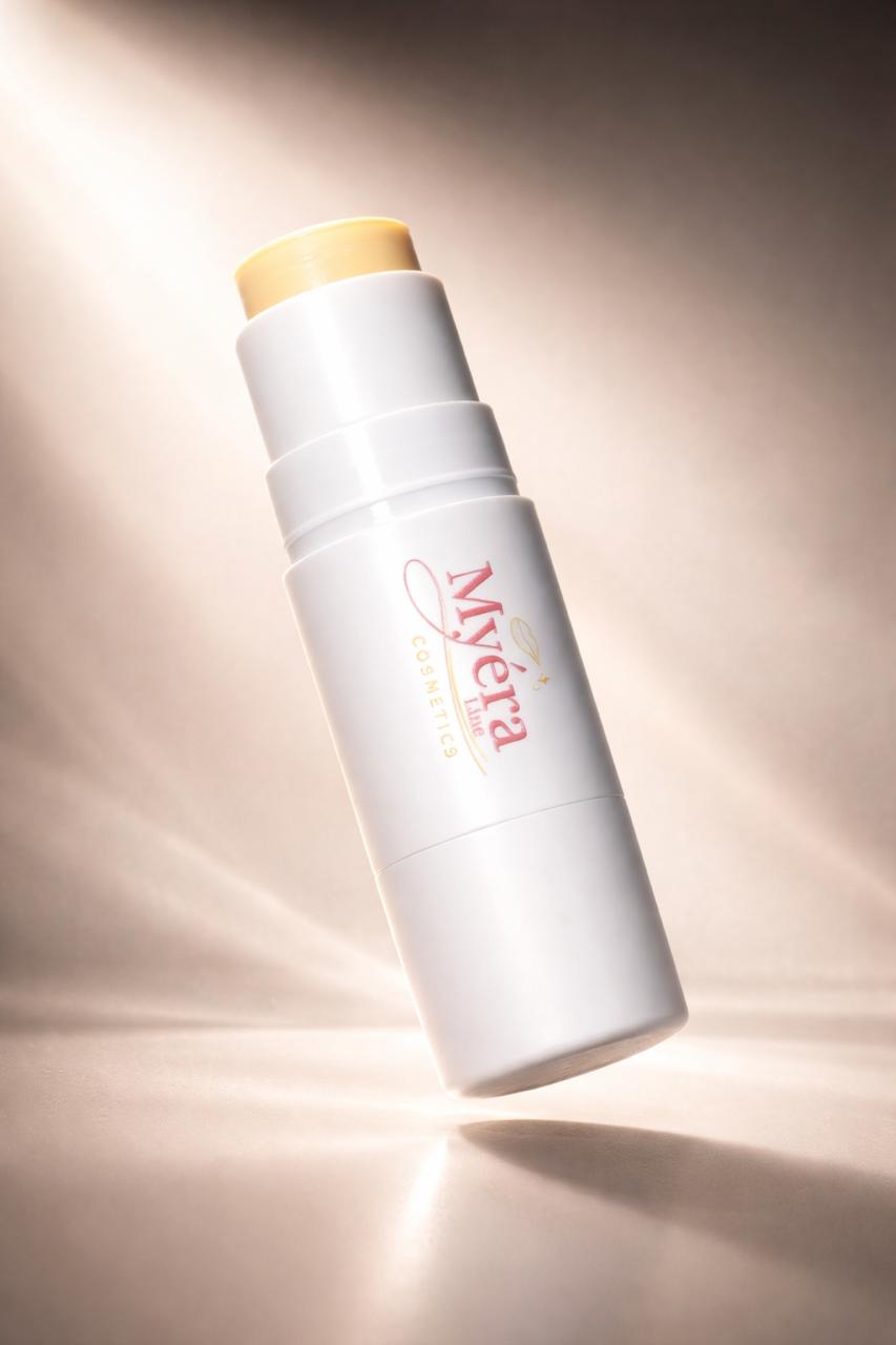 Concealer/Foundation Multi-Use Stick (with Built-In Brush)